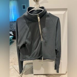 Gray Zip-Up Cropped Jacket and pants vuori